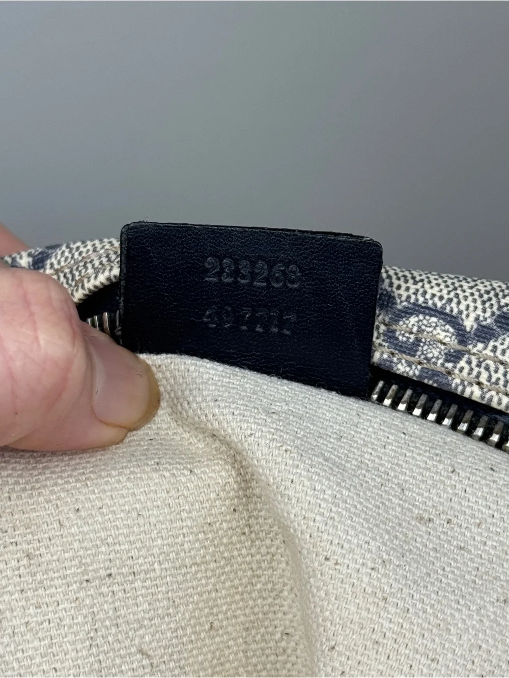 Gucci Small Gray/Black GG Supreme Messenger Crossbody Bag